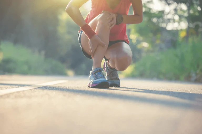 Servicios 7 Paciente con lesión de rodilla mientras practicaba trail running en Málaga
